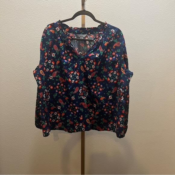 Croft & Barrow Navy Blue and Red Colorful Paisley print top size XLP - Picture 2 of 9